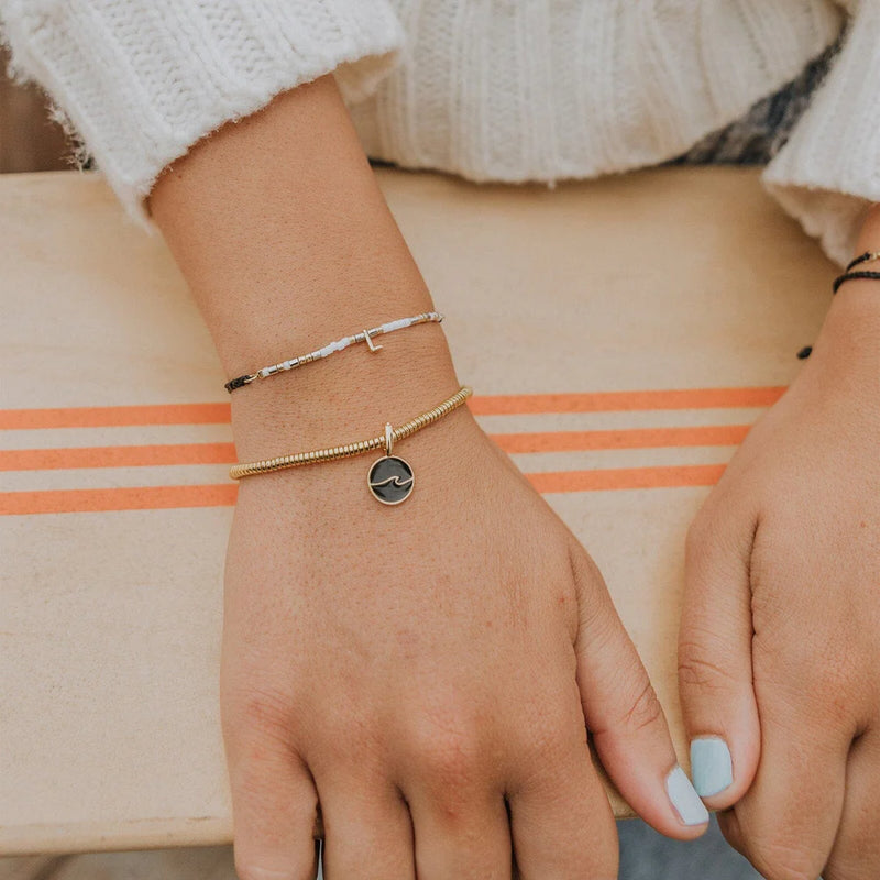Pura Vida Harper Wave Charm - Gold