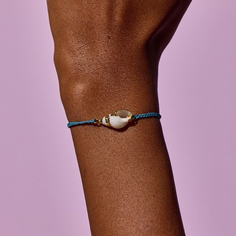 Pura Vida Beachside Blue Dainty Mother of Pearl Seashell Gold Charm Bracelet