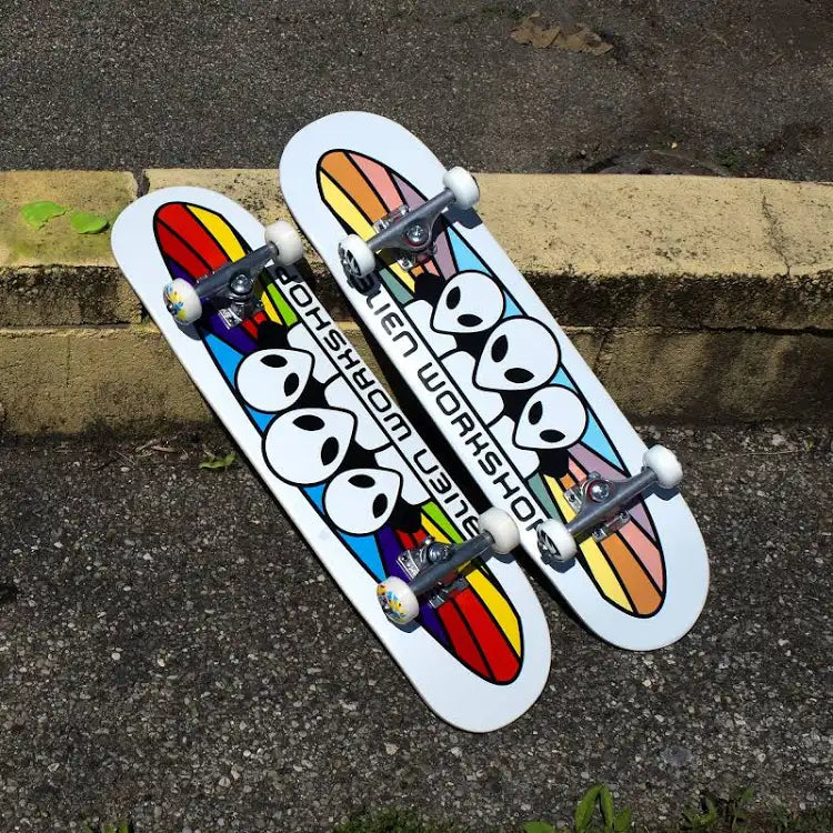 Alien Workshop Spectrum Complete Skateboard -7.5 White